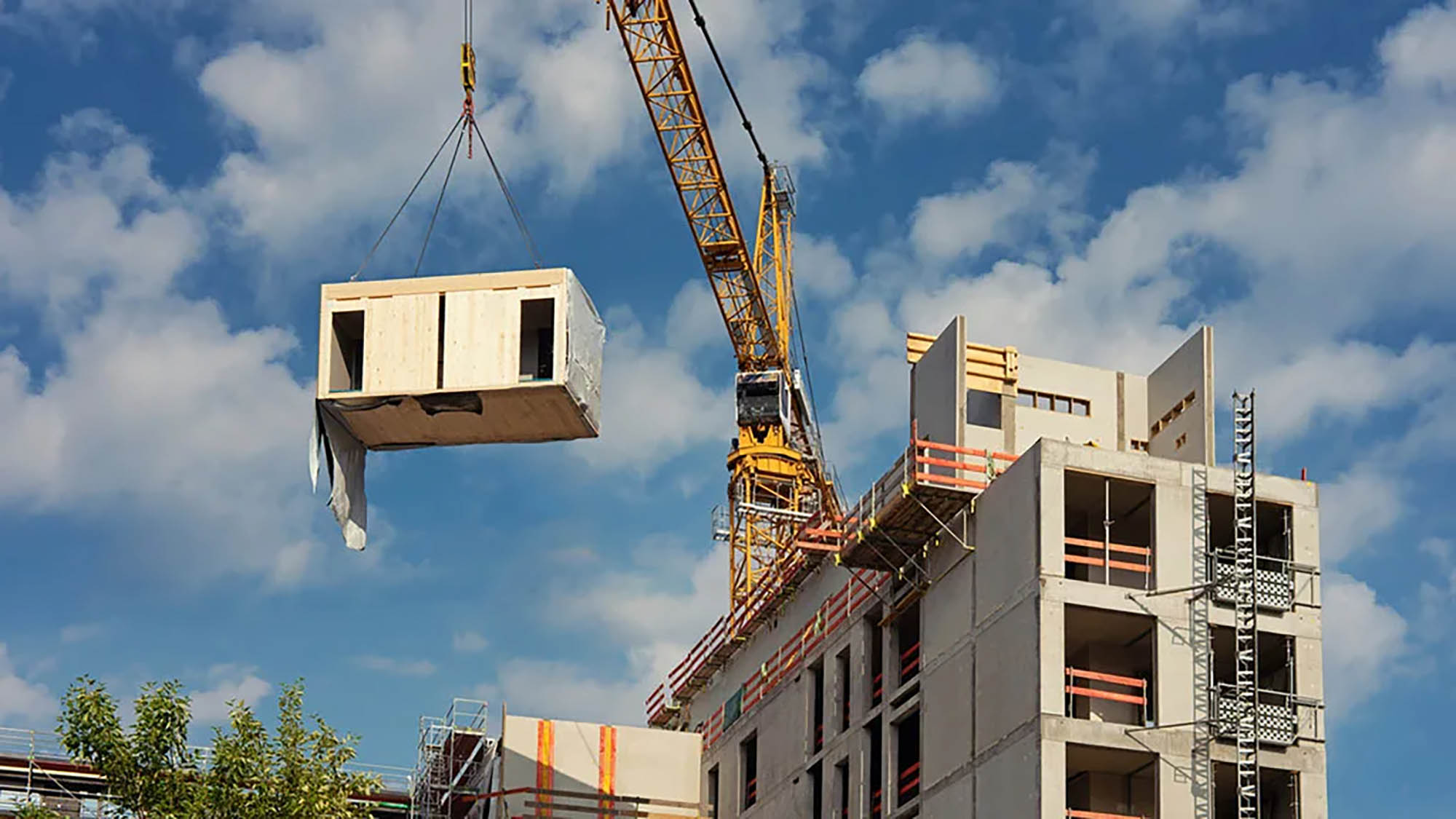 Thi công lắp ghép giúp tối ưu hóa tiến độ và kiểm soát chất lượng đồng bộ.